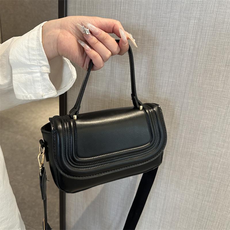 

Нишевая корейская версия популярной маленькой квадратной сумки для жирной кожи, женская осенне-зимняя новая модная дизайнерская универсальная сумка-мессенджер чёрный