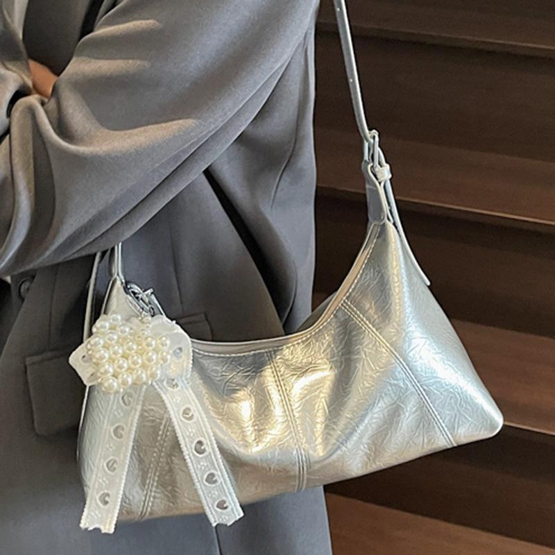 Korean Version of Fashionable and Foreign Style Commuter Armpit Bag Women's 2025 Summer New Casual Simple and Gentle Wind Shoulder Messenger Bag