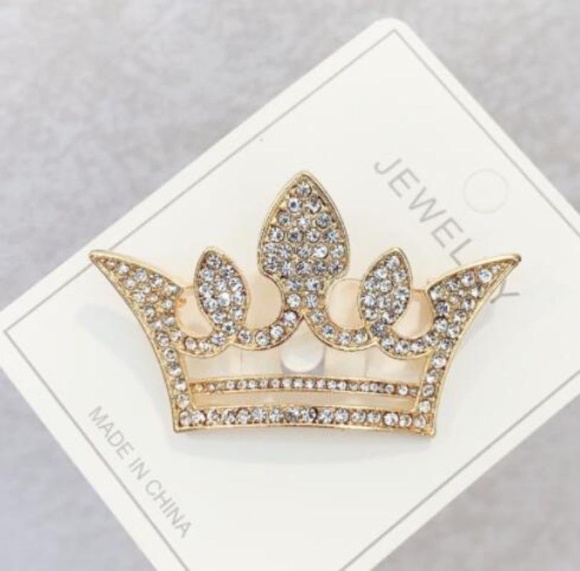 Fashion Pearls Crown Brooches Korean Boutique Rhinestone Brooch Geometric Buckles Anti Exposure Shirt Collar Pins Accessories