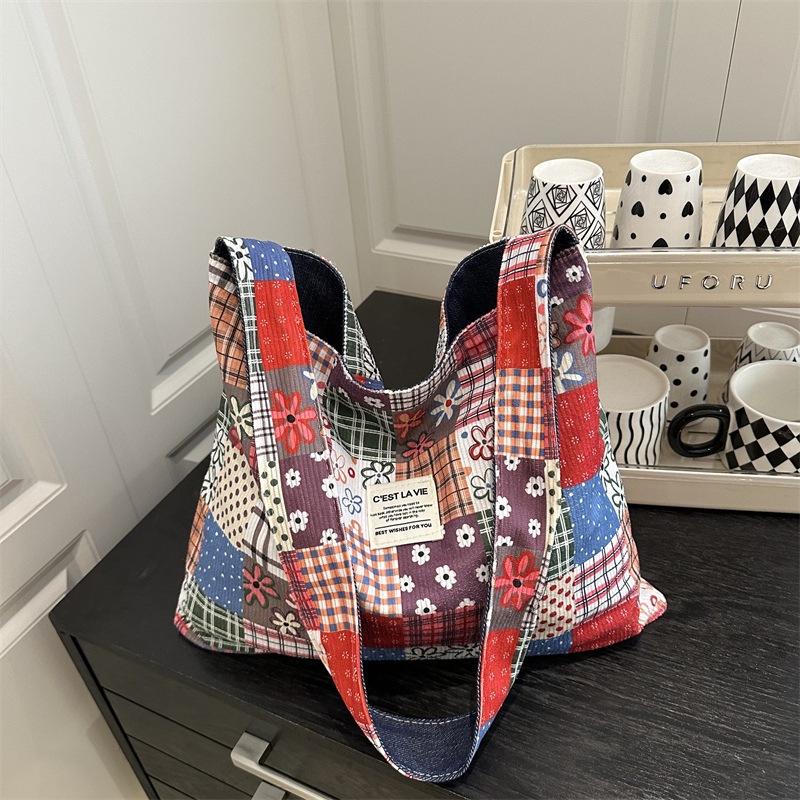 

Ретро вельветовая холщовая сумка с цветочным принтом, легкая, большой вместимости, на плечо, сумка-мессенджер, контрастная цветная вставка, двусторонняя сумка-тоут