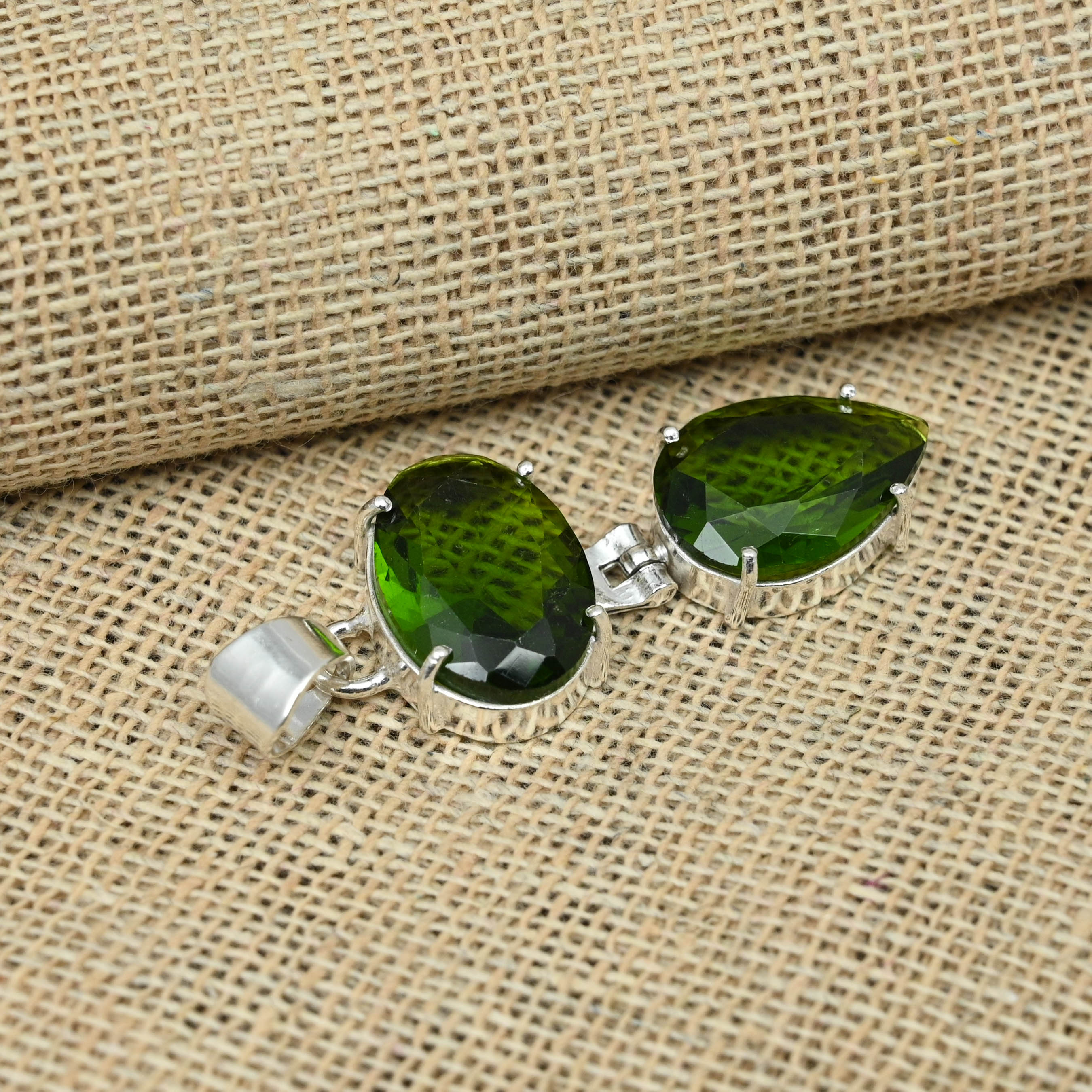 

Зеленый перидот, драгоценный камень, стерлинговое серебро 925 пробы, ювелирные изделия, дизайнерский кулон ручной работы 1.92 inches зелёный