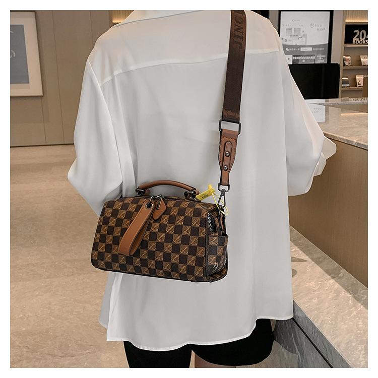 Nové módní dámské tašky Populární tašky Retro Presbyopia Malé tašky s klopou Univerzální tašky přes rameno