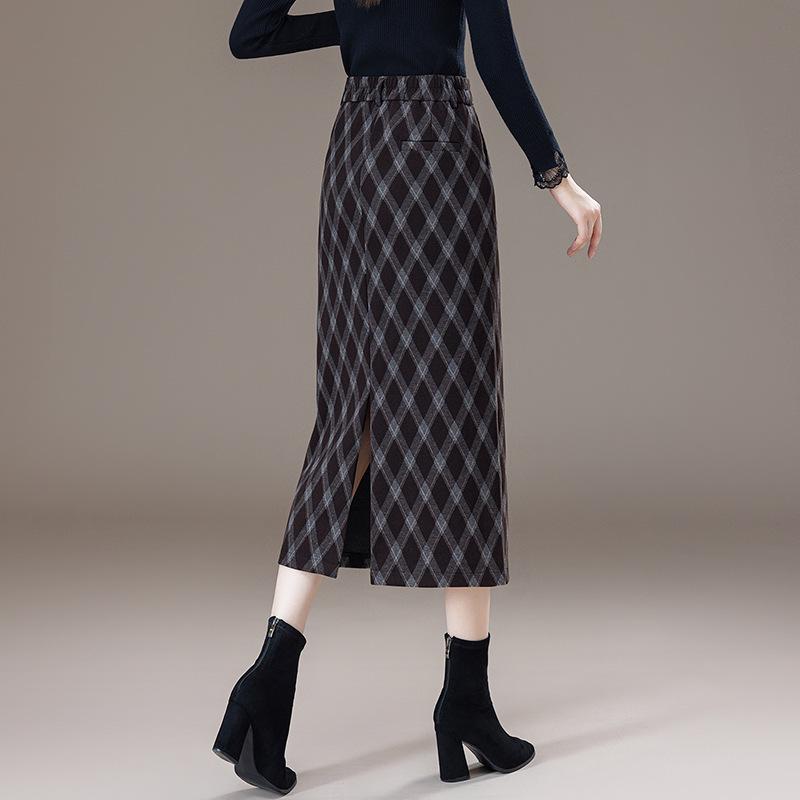 Women's Plaid Wool Hip-Hugging Half Skirt with Elastic Waist and Back Slit, 2025 Winter Collection