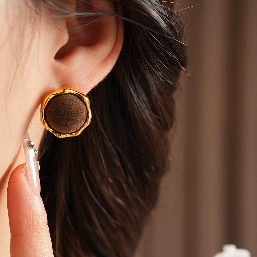 6 Colors Retro Red Flocking Trapezoid Stud Earrings Women's Round Geometric Velvet Ear Studs Charms Casual Ear Jewelry Bijoux K1