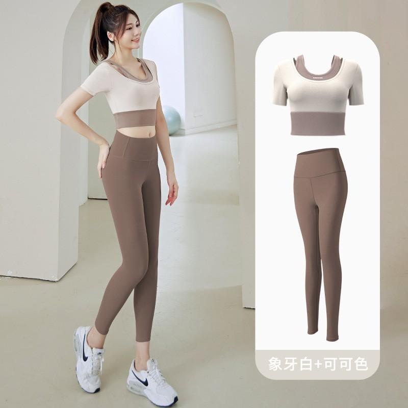 Womens Seamless Sports Set With Built-in Bra Padding Slim Fit Running Yoga Top Leggings Gym Fitness