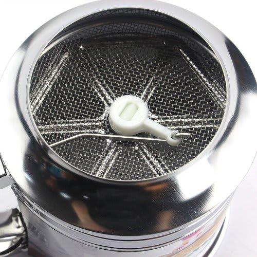 PEARL METAL Automatic Flour Sifter, Medium Size, 15.5cm Wide X 10cm Deep X 11cm High, Stainless Steel, Made In Japan, Antenor D-3566