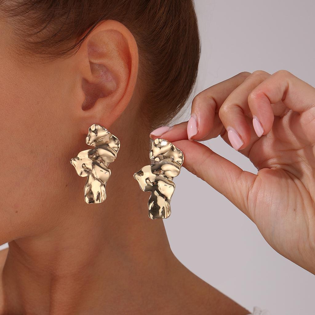 Wind Liquid Metal Pleated Stud Earrings Fashionable Geometric Hollow Glossy Earrings Women