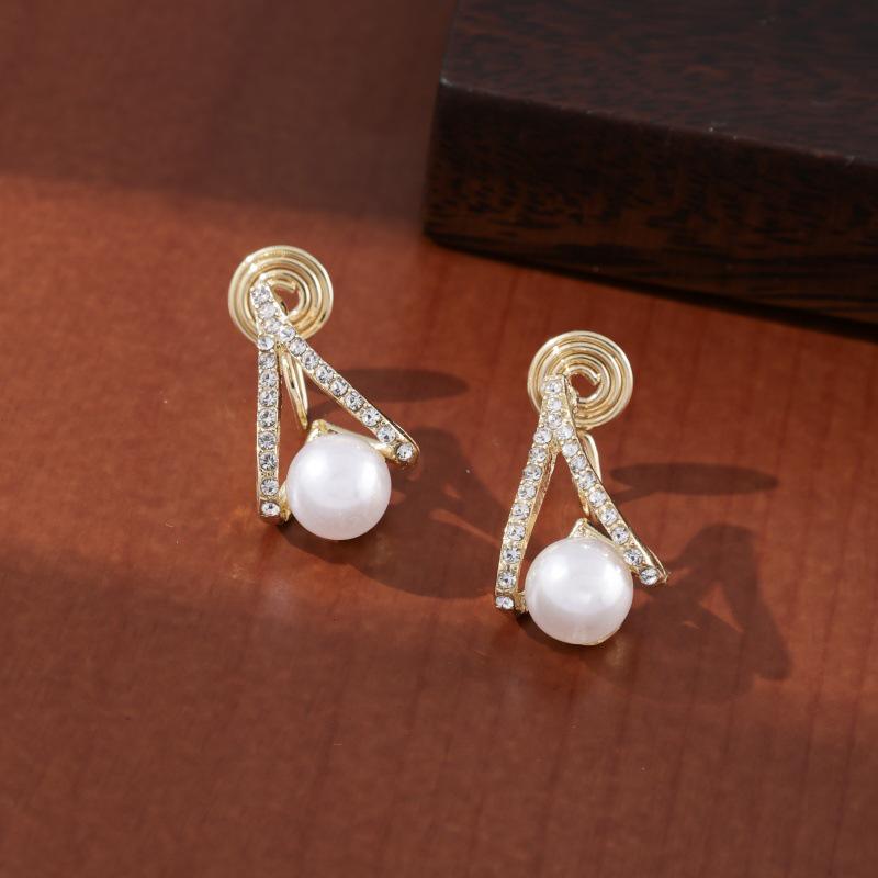 Vintage French Pearl No-Pierce Earrings: Elegant Luxury Clip-ons for Women