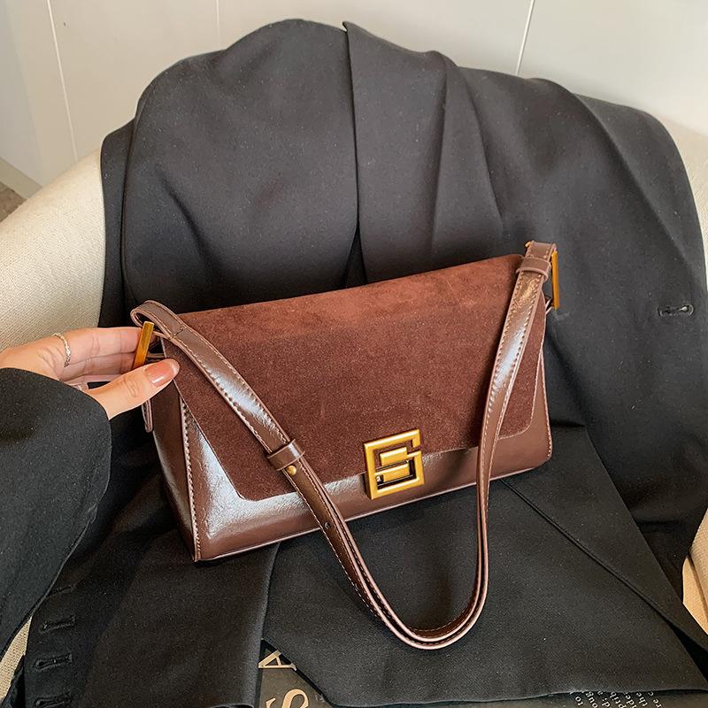 

Super fire small bag women s autumn and winter 2025 new retro versatile matte shoulder armpit bag women s crossbody small square bag темно-коричневого