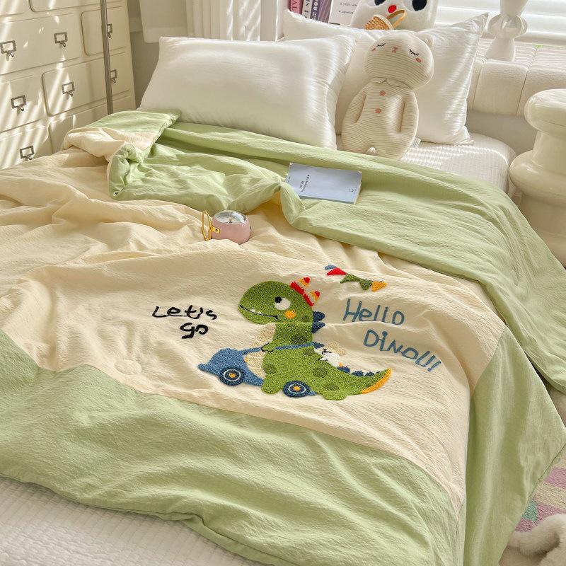 Hello Kitty 2026 Summer Quilt Set: New Style, Air Conditioning Compatible, Machine Washable, Single Student Four-Piece.
