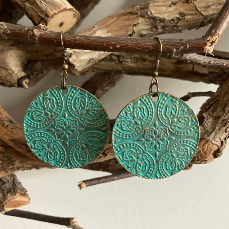 Bohemia Retro Turquoise Patina Finish Ethnic Carved Flowers Round Disc Dangle Earrings for Women Halloween Party Witch Jewelry