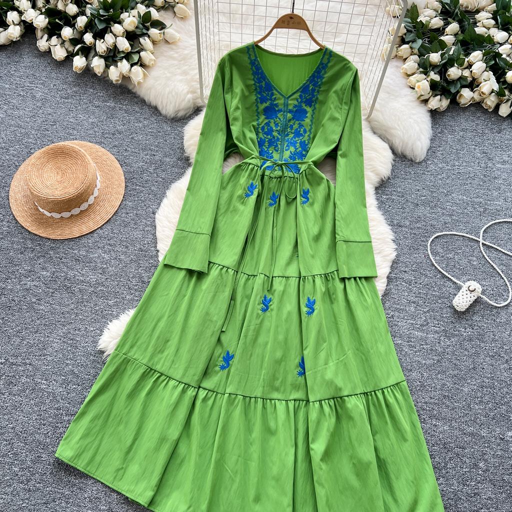 Vintage Western Style Embroidered V-neck Strap Up Waist Long Sleeve Dress for Women French Elegant Grand Swing Long Dress
