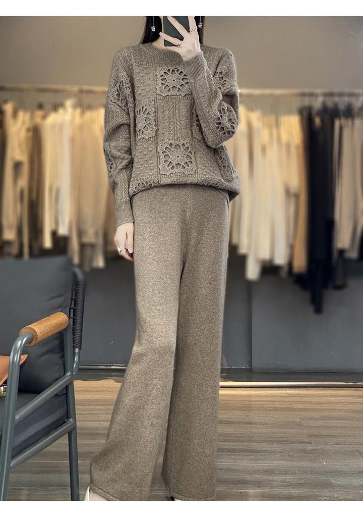 Handmade Women's Loose Knit Wool Sweater - Round Neck, Thick, Trendy, and Stylish Hollow Design.