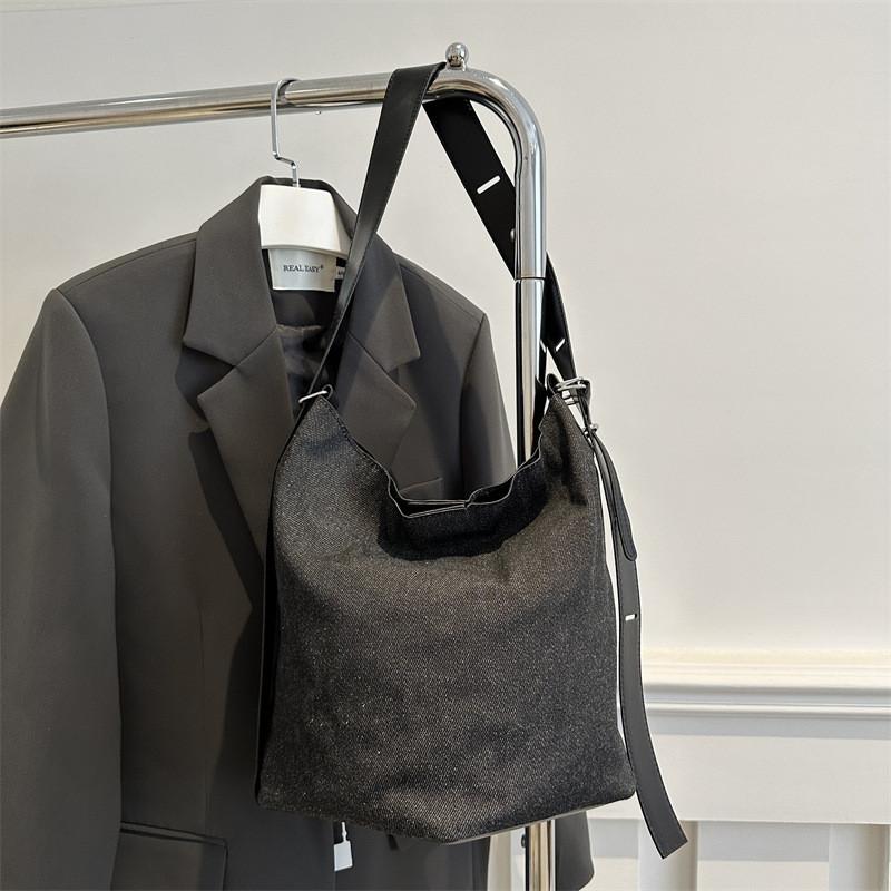 

Fashionable Large Capacity Casual Bucket Bag Perfect For Autumn Street Style In Black White Blue Light Blue чёрный