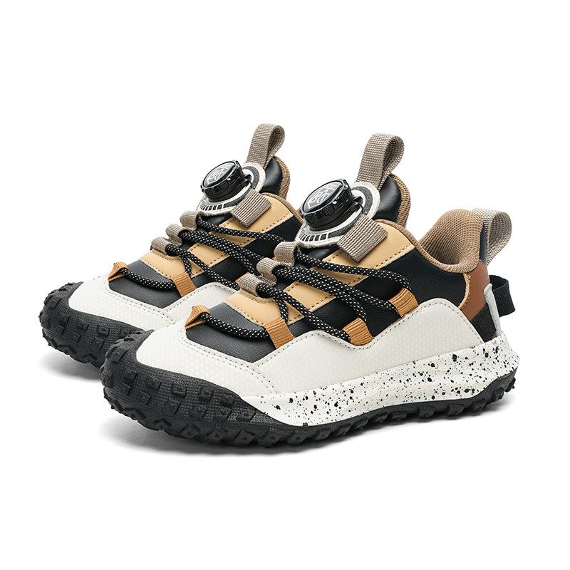 Children's autumn and winter sports shoes 2025 boys' fashion velvet thermal shoes medium and older children's and girls' outdoor running shoes
