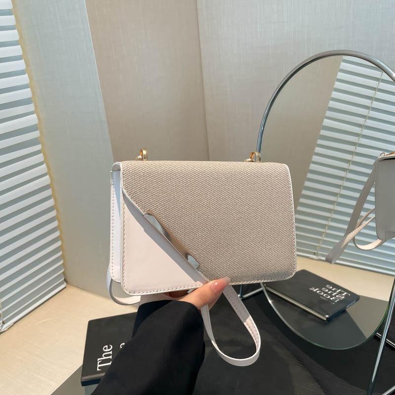 Popular diagonal iron edge portable small square bag women's 2025 winter new fashion chain shoulder bag commuter messenger bag