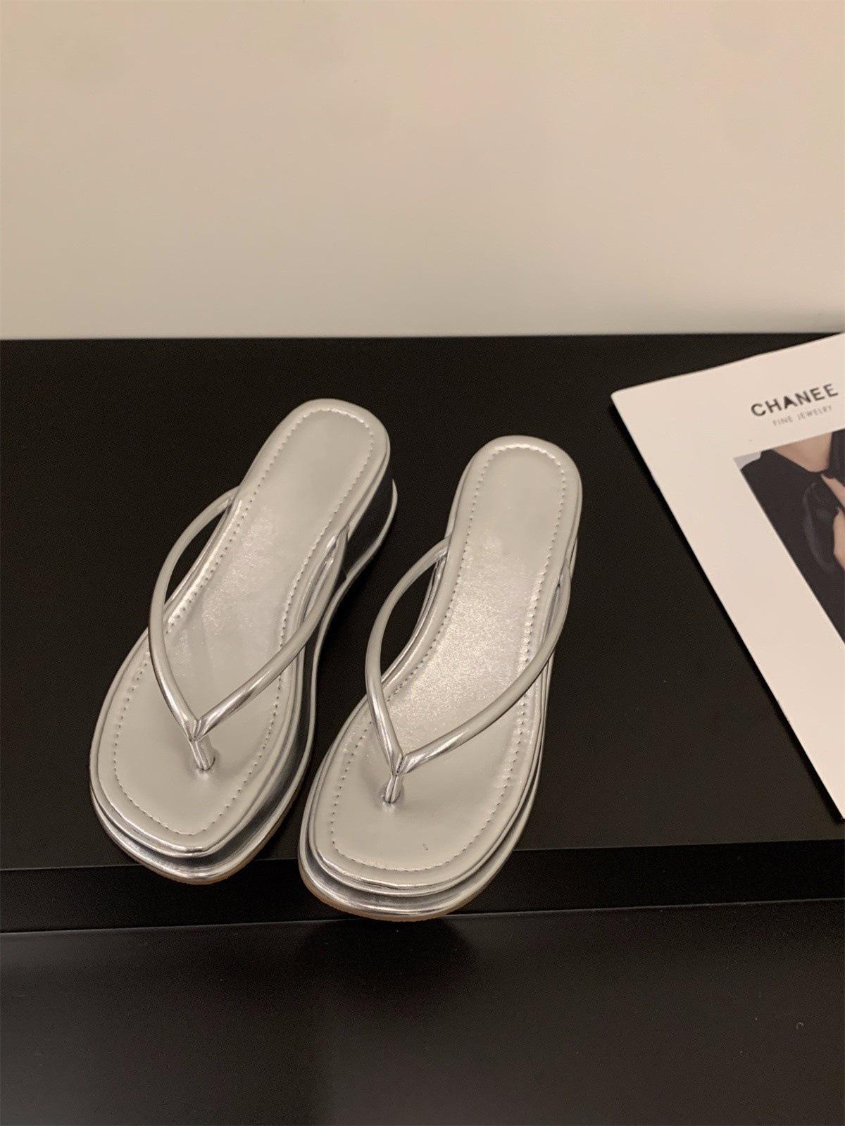 

Шлепанцы на толстой подошве с застежкой-липучкой, новинка 2025 года, летняя верхняя одежда, праздничные босоножки на танкетке 39 серебряный