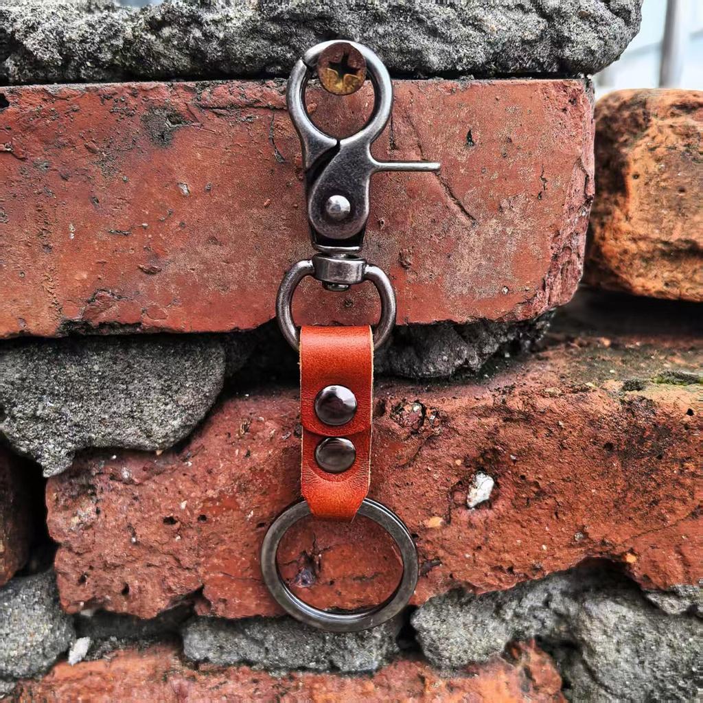 Vintage Style Men Leather Keychain With Secure Metal Clasp Durable Key Ring Functional Key Holder For Everyday Carry