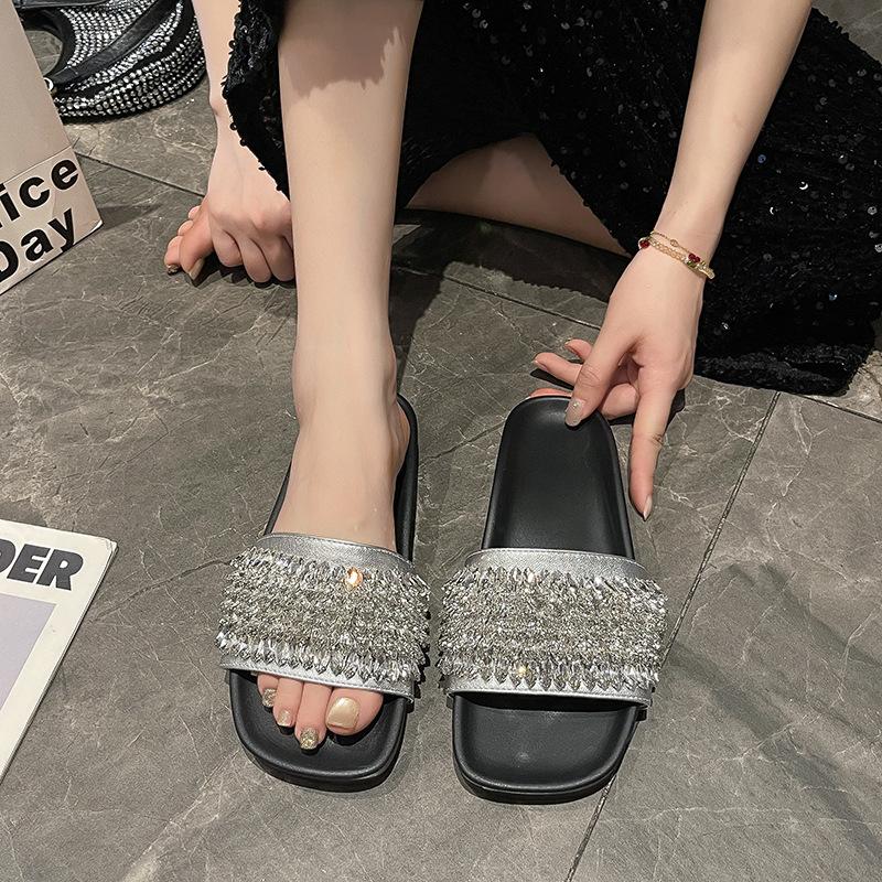 

2025 new summer rhinestone fashion outer wear casual open-toe one-word buckle sandals flat-soled cool slippers women 40 серебряный