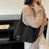 Retro Bag Women's Large Capacity 2025 New Autumn and Winter Versatile Casual Shoulder Mother and Child Bag Texture Commuter Tote Bag
