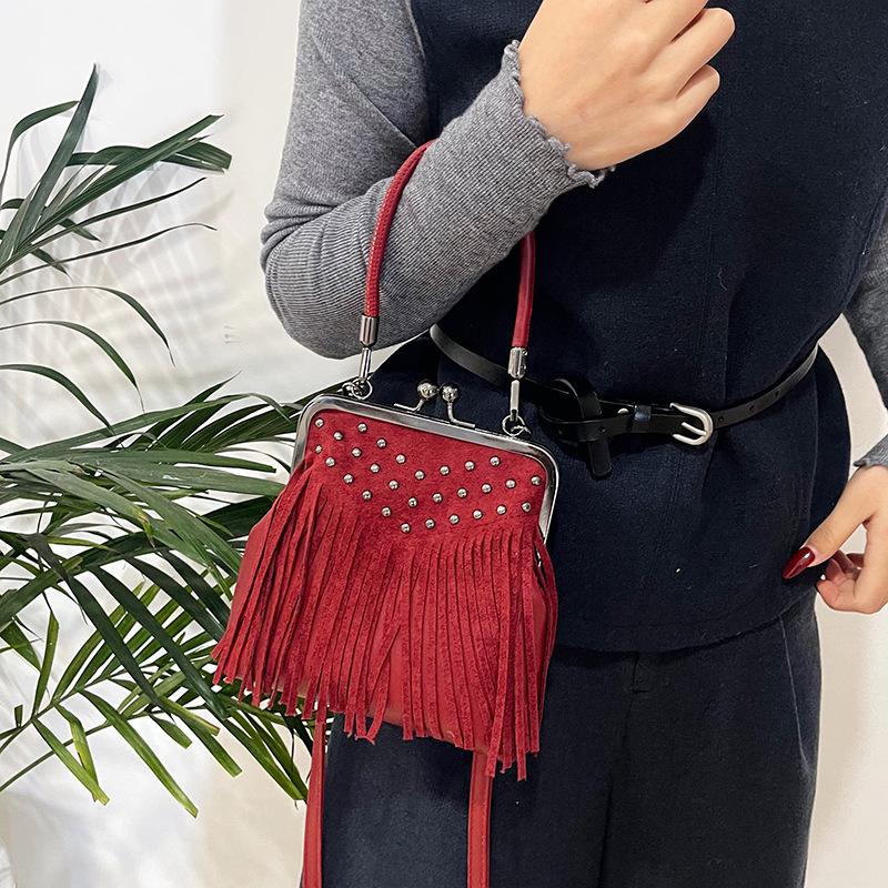 Fringed crossbody bag spring new fashion foreign style versatile rivet simple casual shoulder bag