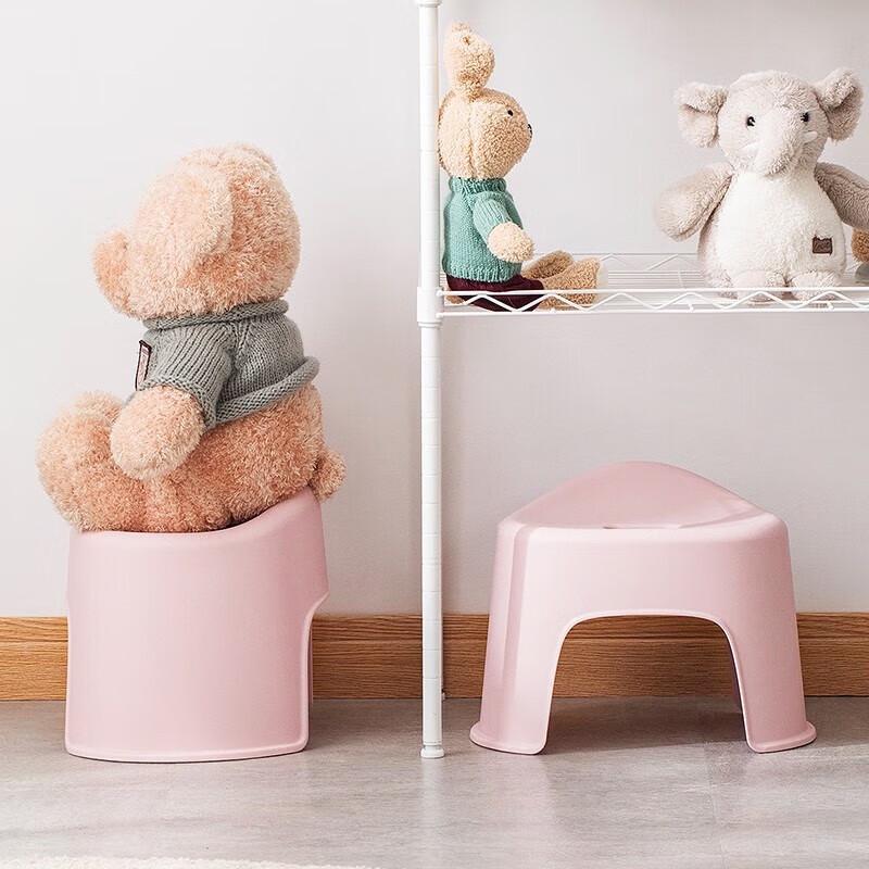 Chahua Shell-Shaped Plastic Low Stool