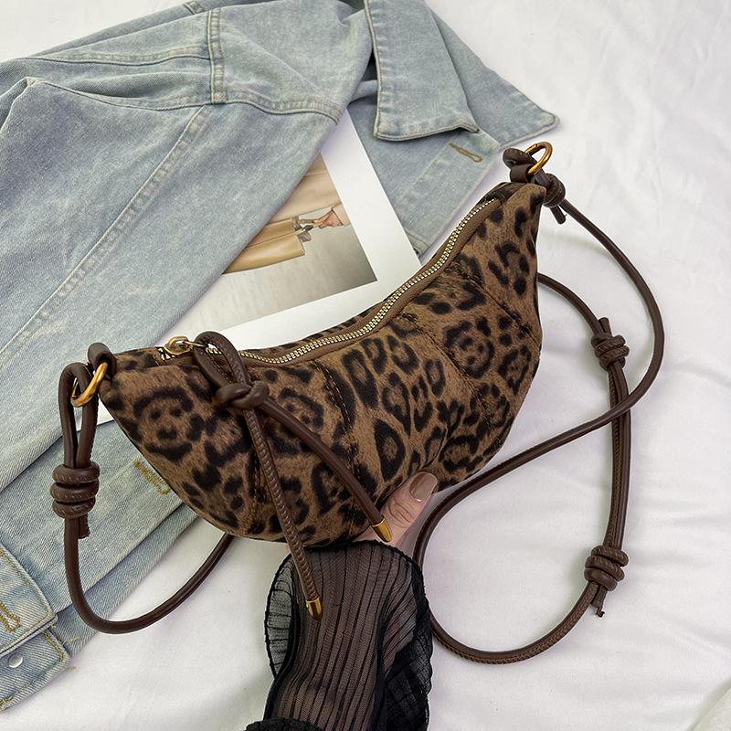 

Factory direct sales super fire niche leopard print bag autumn and winter new versatile messenger dumpling bag popular croissant bag