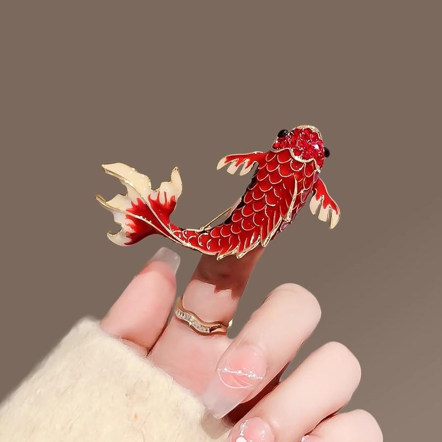 Red Carp Women's Brooch Pins Trendy Charm Metal Brooches Good Luck Fish Pin Jewelry Party Wedding Gifts