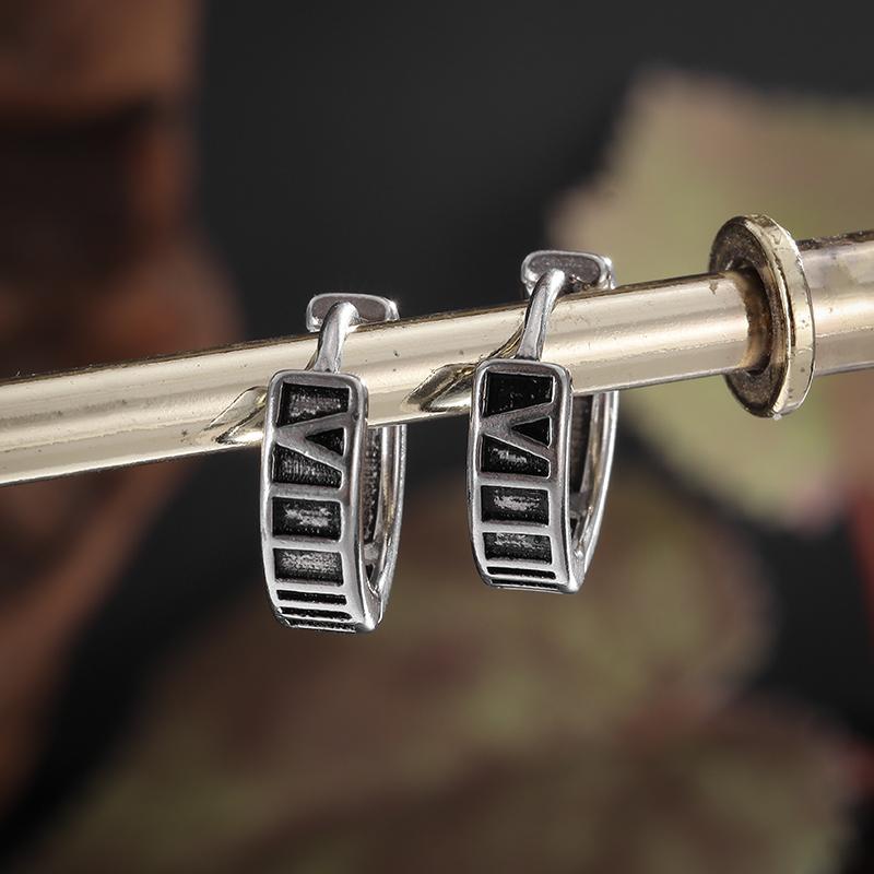 Retro Popular Hip-Hop Rock Roman Numeral Earrings Men Women Hypoallergenic Earrings Fashion Jewelry