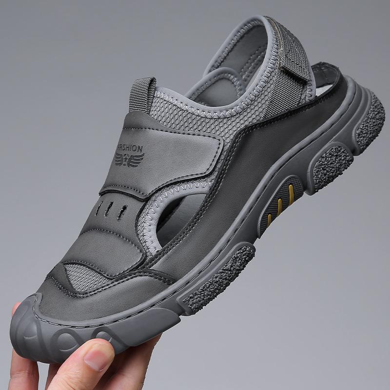 Модная дышащая пляжная обувь для мужчин, лето 2024, новые дизайнерские повседневные сандалии для мужчин, модные повседневные мужские мокасины