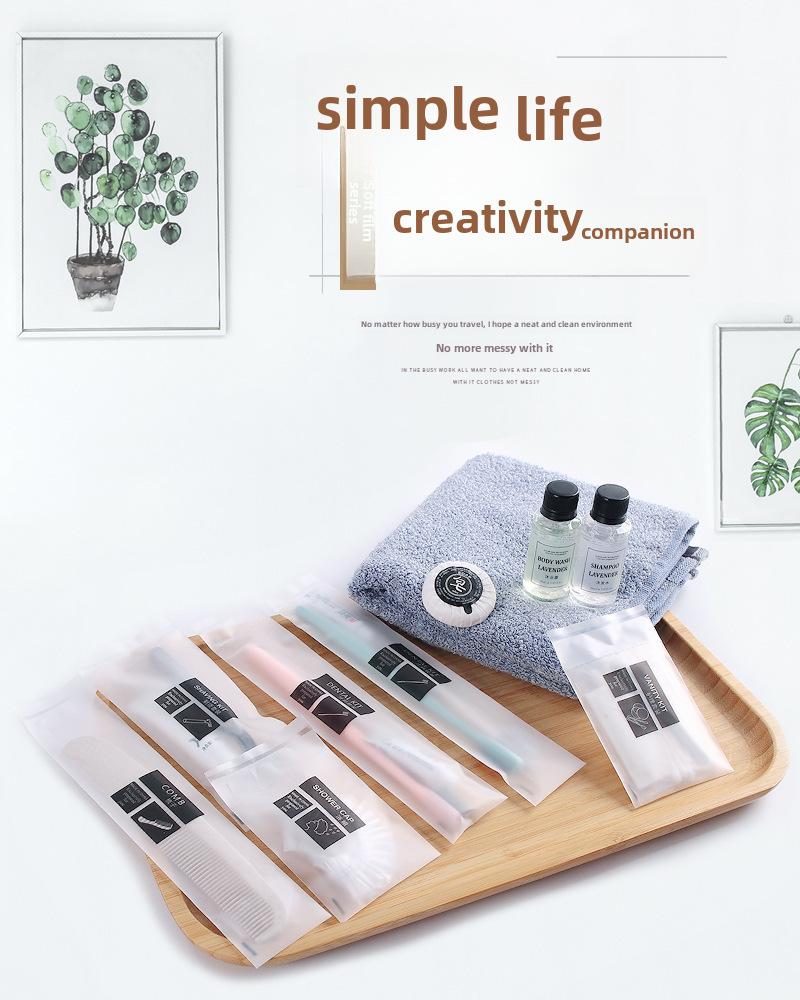 "Special Hotel Toiletries Set: Comb, Disposable Toothbrush with Toothpaste, Soft Bristles, Ideal for Homestays"