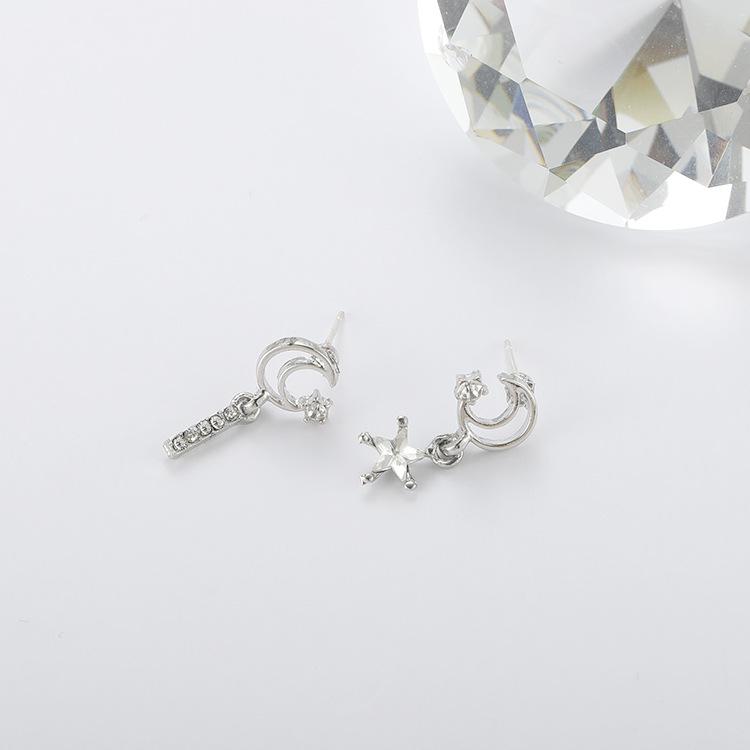 European & American Fashion Star Moon Asymmetrical Stud Earrings