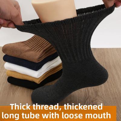 Dicke und warme Herren-Fußsocken mit extra Polsterung. Lockere Passform, Kein Engegefühl. Langer Stil geeignet für Herbst und Winter.