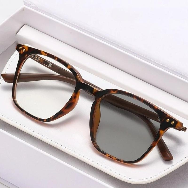2026 New Photochromic Anti-Blue Light Presbyopia Glasses Stylish Square-Frame High-Definition Reading Eyewear Unisex