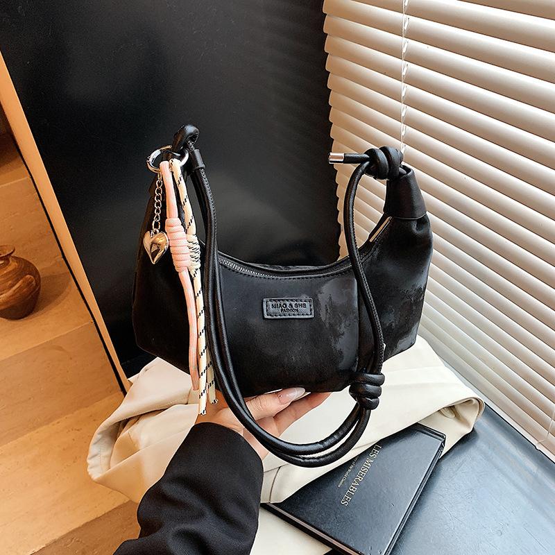 Popular Dumpling Bag Women's Summer New Casual Versatile Shoulder Bag Fashion Commuter Messenger Bag