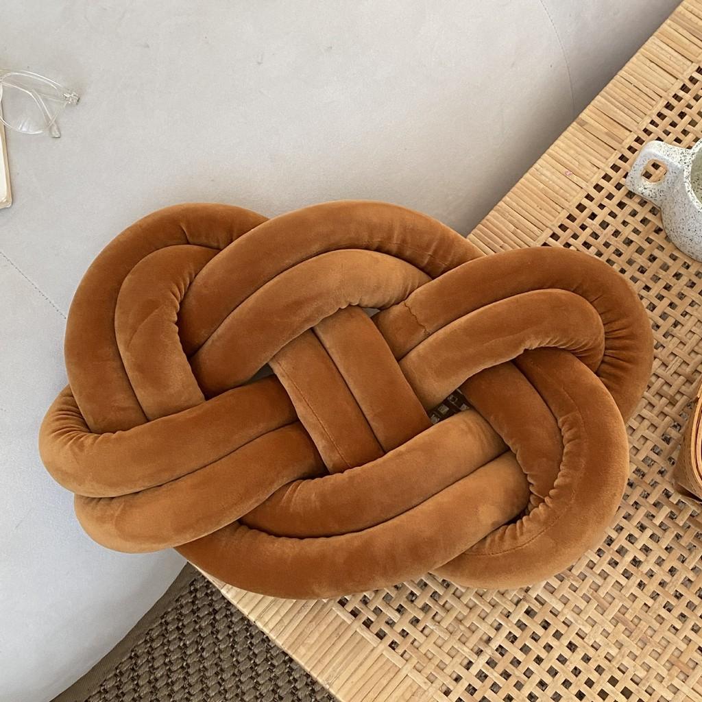 Nordic Relaxing Circular Shape Cushion For Living Room And Office Decor With Soft Plush Cover