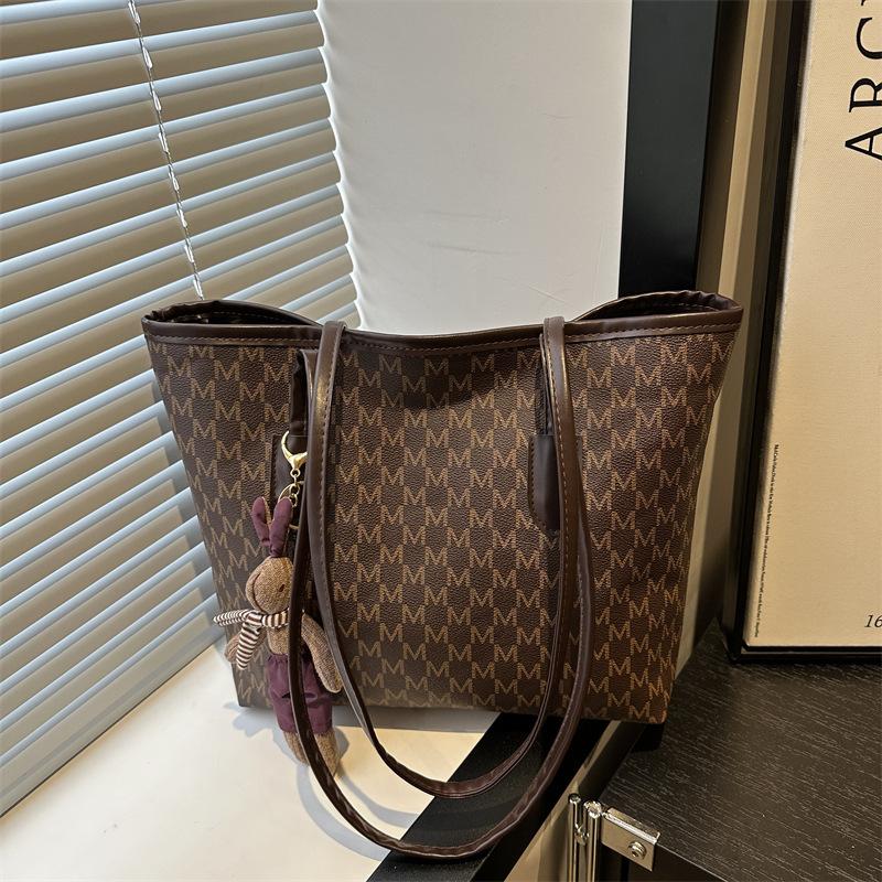 New retro trend printing large capacity shoulder armpit bag simple high-end temperament versatile handbag