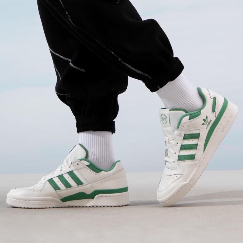 adidas Men's All-Season Low-Top Sneakers IG3778