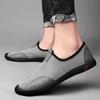Letní nové líné ležérní boty s měkkou podrážkou na řízení tenké prodyšné boty ze síťoviny Fly-woven pro muže