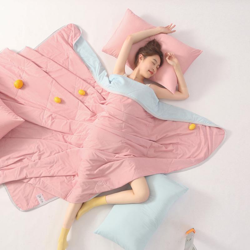 Antibakterielle, leichte, hautfarbene Steppdecke der Klasse A, sommerkühle Steppdecke für Klimaanlagen, sofort kühle, seidig waschbare Melonen-Steppdecke