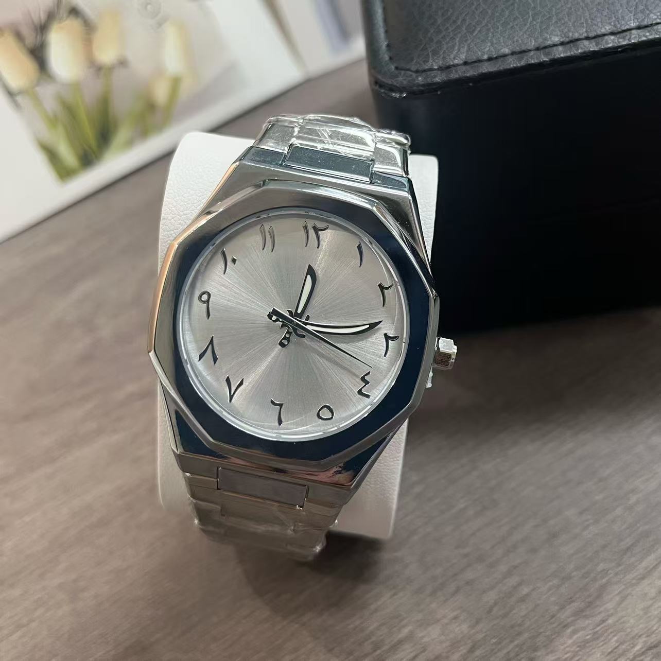 Fashion Versatile Watch Ultra-thin Men s Watch Steel Belt Quartz Watch серебро белый