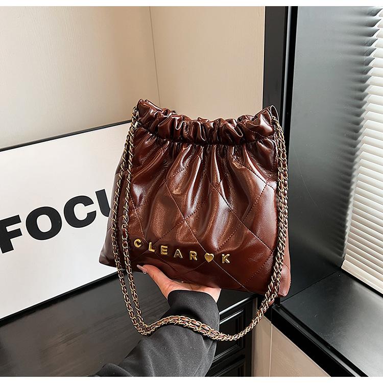 Chain bag women's large-capacity new summer casual shoulder messenger bag pleated bucket bag
