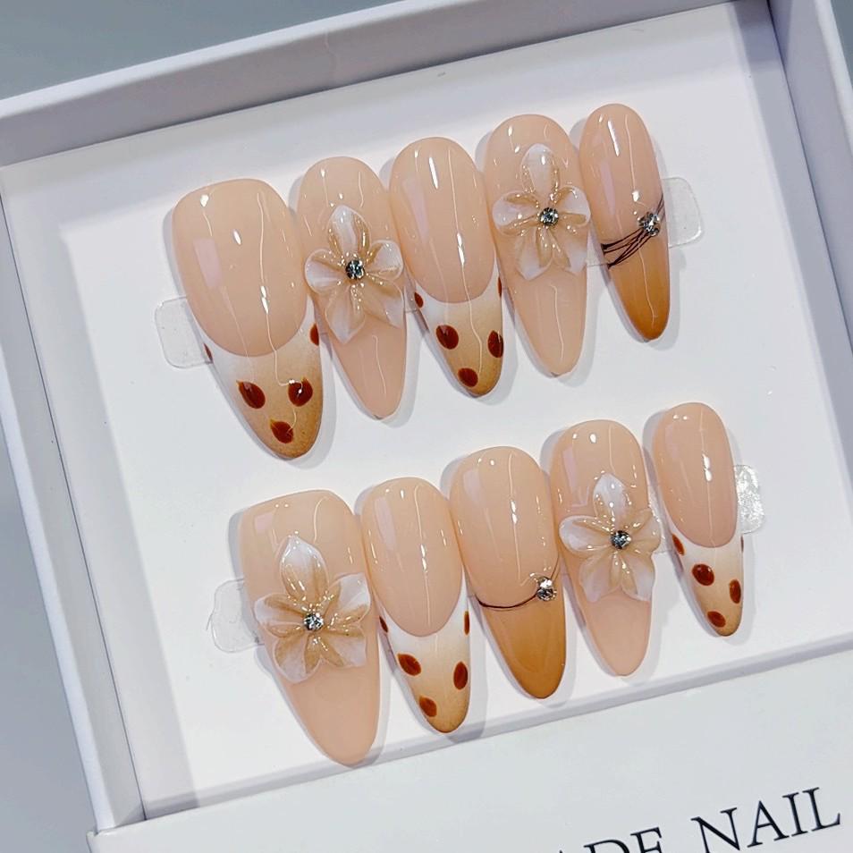 Snowflake Round Christmas Wearable Nails – European & American Style Nail Art Tips Extra Small