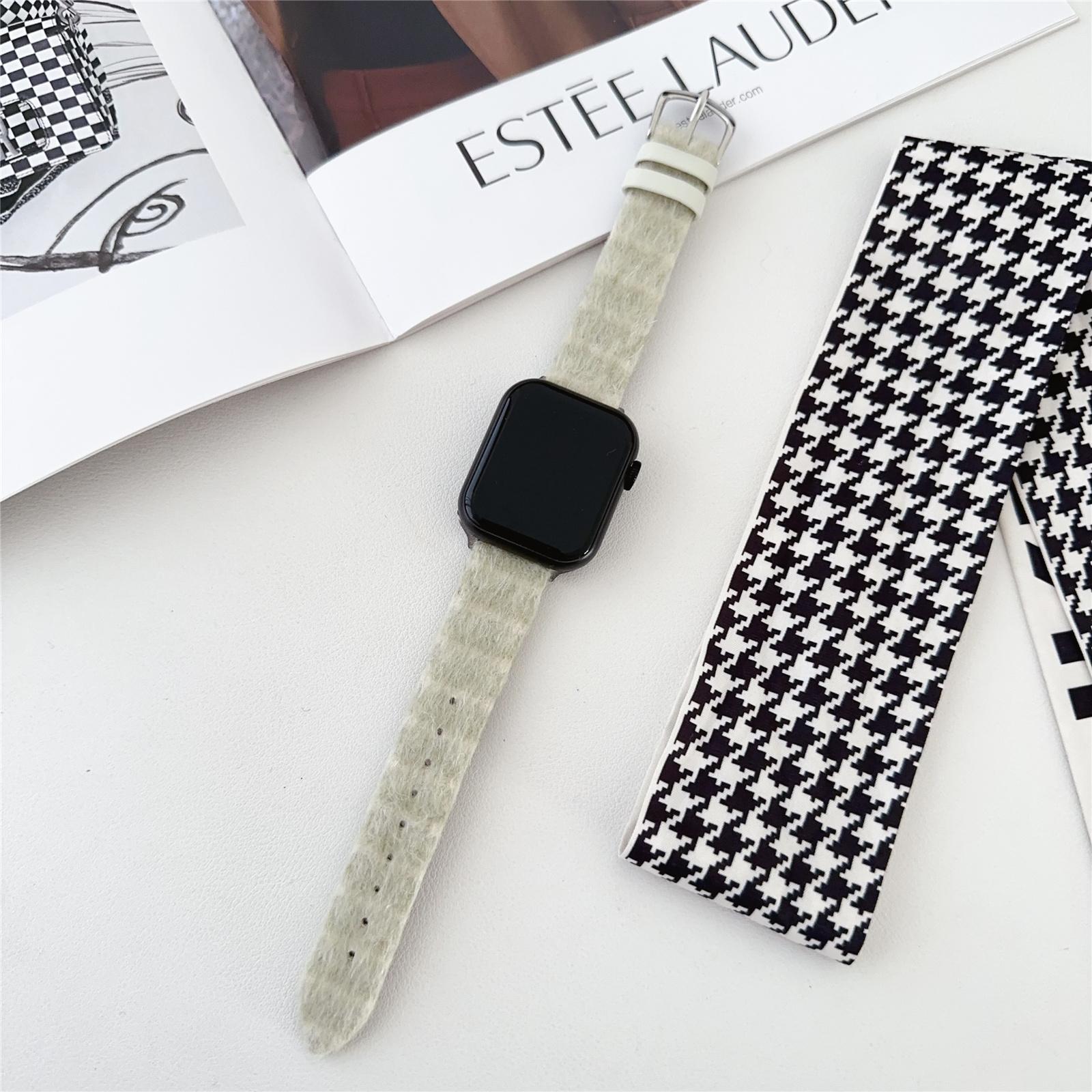 

For Apple Watch 10 46mm/Ultra 2/Ultra 49mm/9 8 7 45mm/SE (2023) SE (2022) SE 6 5 4 44mm/3 2 1 42mm Woolen Winter Watch Straps Light Yellow