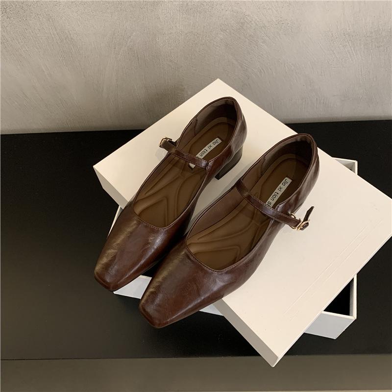 French evening breeze temperament commuter single shoes female 2023 new autumn Korean version fairy thick heel Mary Jane small leather shoes