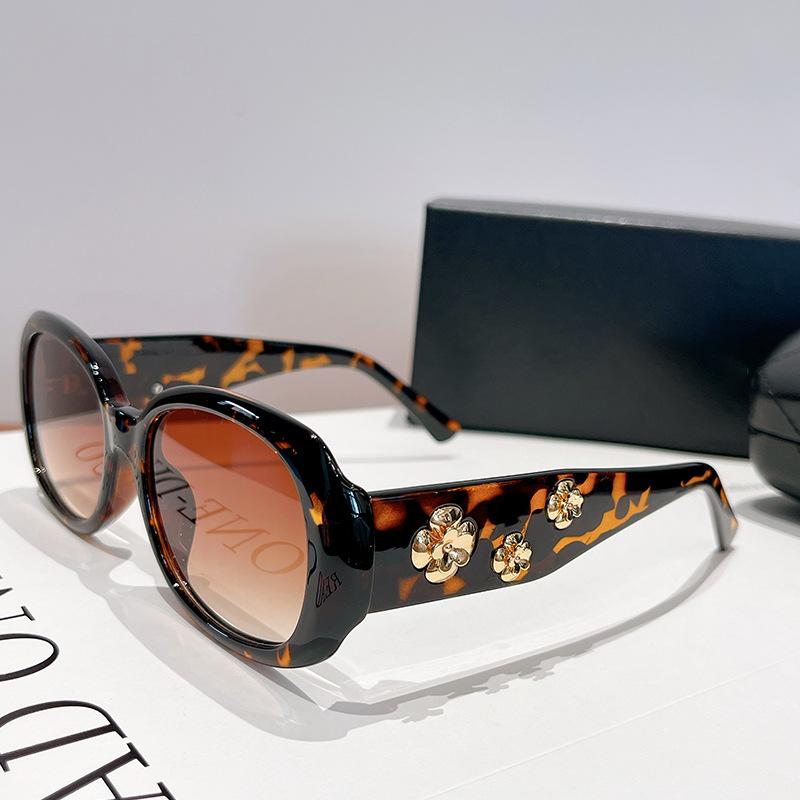 

New Vintage Camellia Oval Sunglasses for Women UV400 Outdoor Elegant Small Slimming Retro Eyewear Gafas De Sol Mujer Sun Glasses no case
