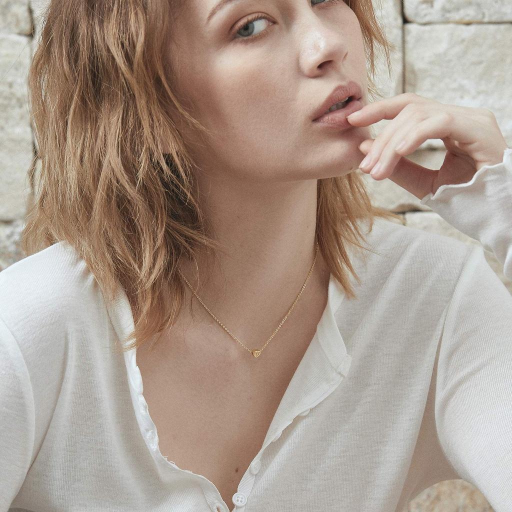 Love Lettering Mother Necklace, Letter Heart-Shaped 26-Letter Pendant, Neck Chain, Simple Collarbone Chain.