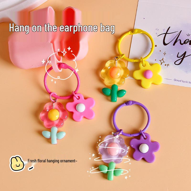 Colorful DIY Flower Keychain: Handmade Soft Rubber Floral Pendant & Bag Charm Accessory