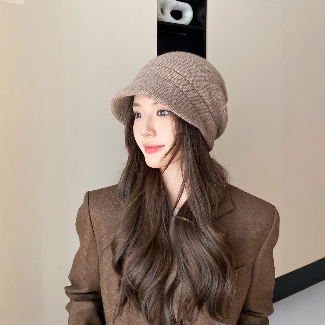 

Женская шерстяная вязаная шапка-утконос в корейском стиле большой окружности - тепло на осень/зиму, дизайн в японском стиле хаки