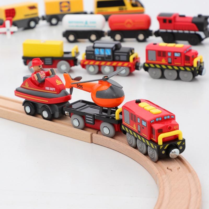 Treno Locomotiva a Batteria per Bambini con Azione, Collegamento Magnetico, Potente Set Treno Adatto per Treni e Binari in Legno Brio